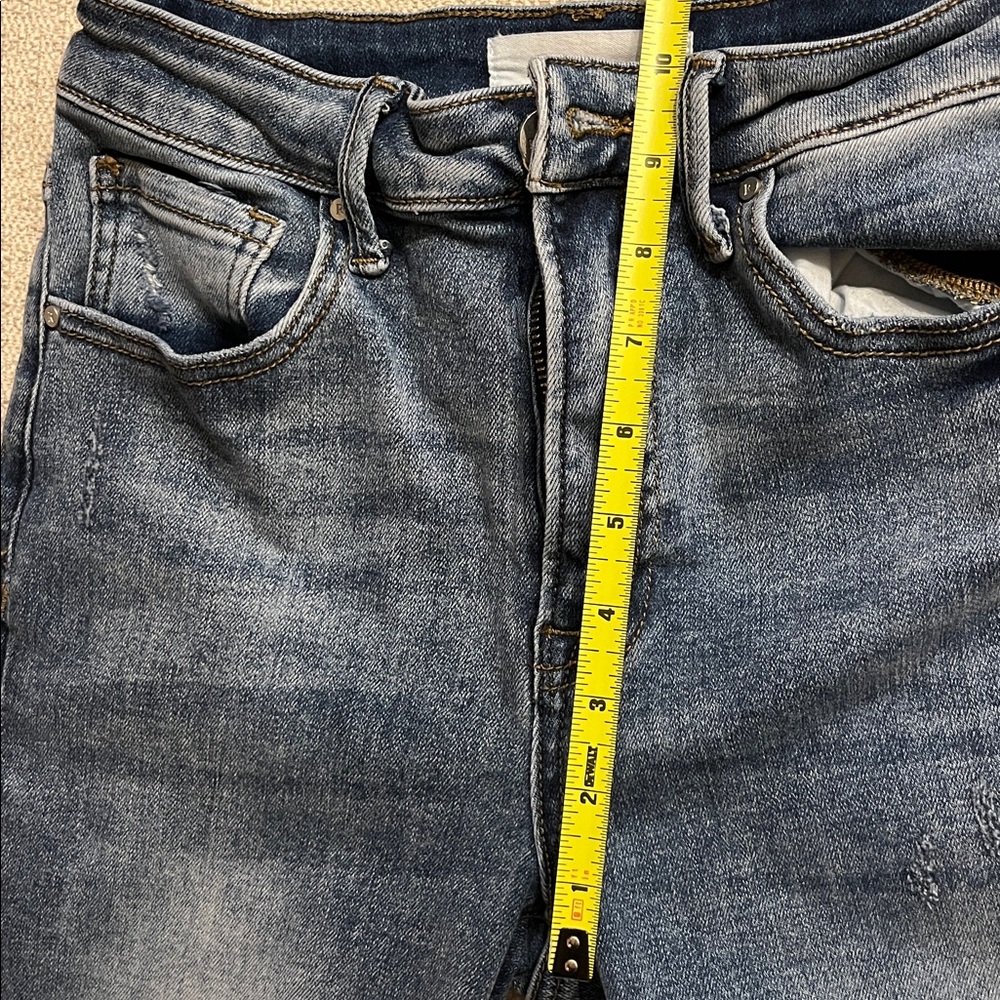 High-Rise Flare Jeans in Washed Blue - Picture 5 of 9